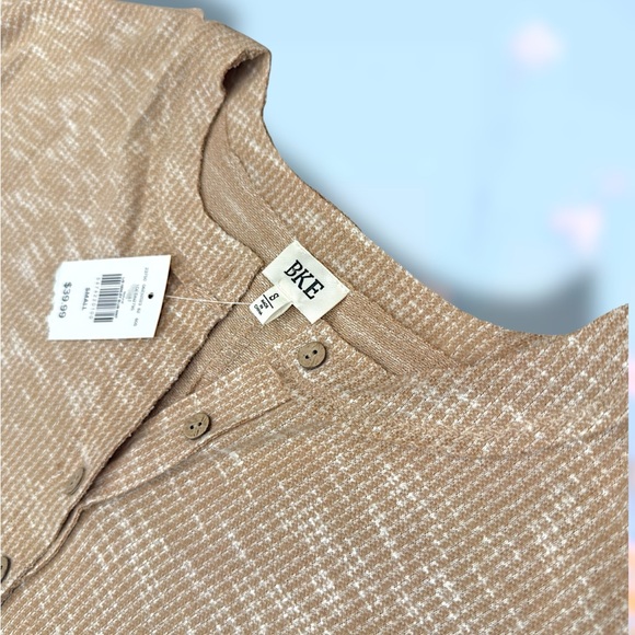 ✨BKE✨ Marbled Henley Knit Tee NWT - Picture 6 of 7